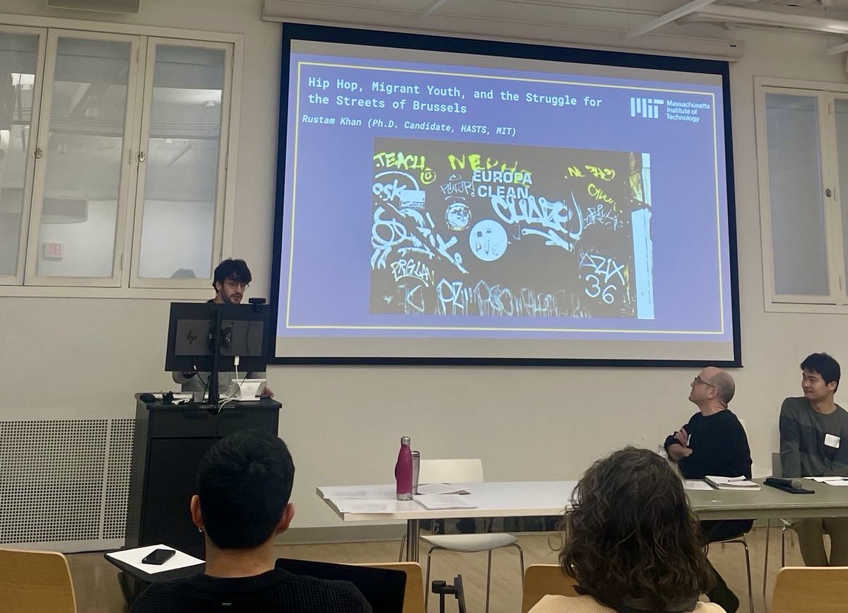 Rustam Khan presents at Urban Worlds Colloquium